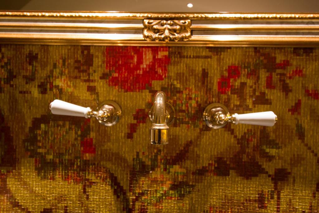 The Royal Suite - R.Q.C. The Hague Room photo